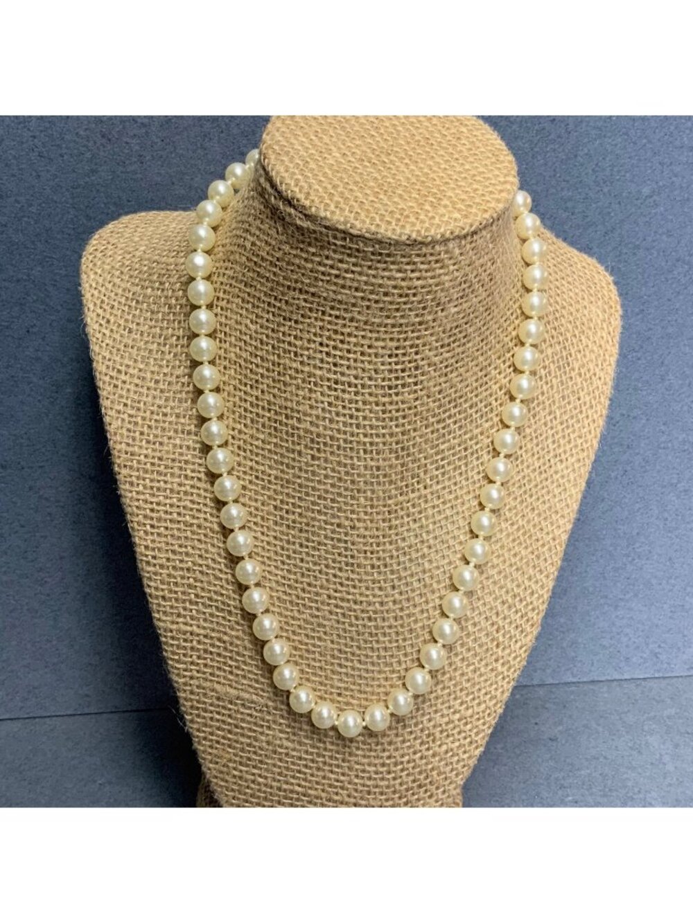 Classic Knotted Pearl Necklace 19 In Gold Push Clasp Vintage Elegant Retro Glam